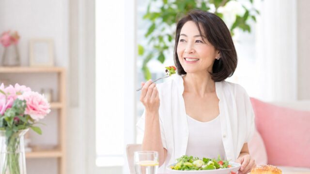 更年期に太りやすくなる女性へ｜今日からできる食事対策とコツ