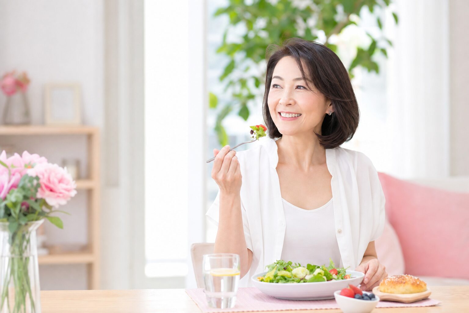 更年期に太りやすくなる女性へ｜今日からできる食事対策とコツ